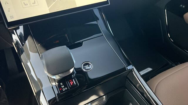 2026 Land Rover Range Rover Sport P360 SE