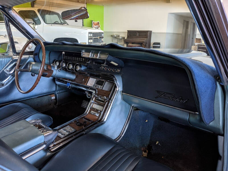 1964 Ford Thunderbird