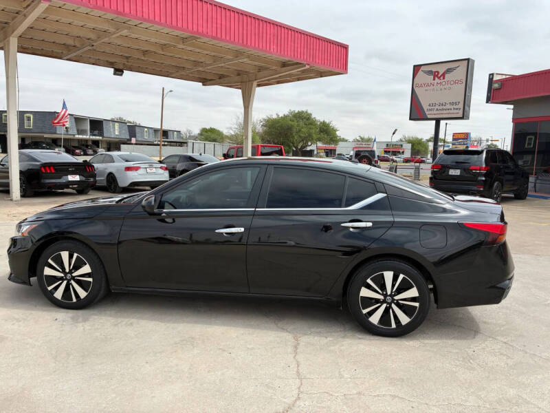2021 Nissan Altima 2.5 SV