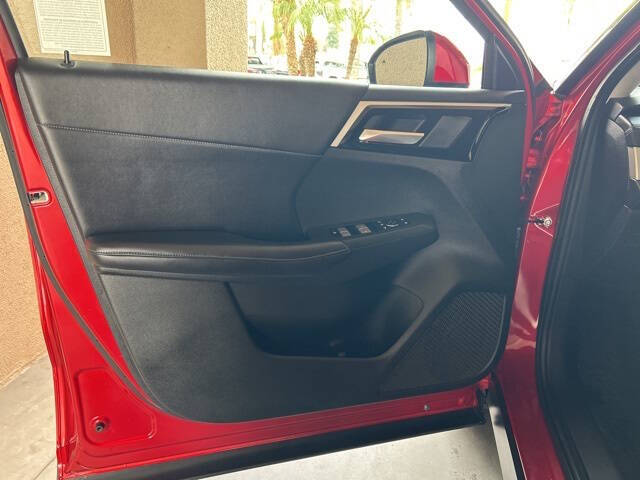 2023 Mitsubishi Outlander PHEV SE