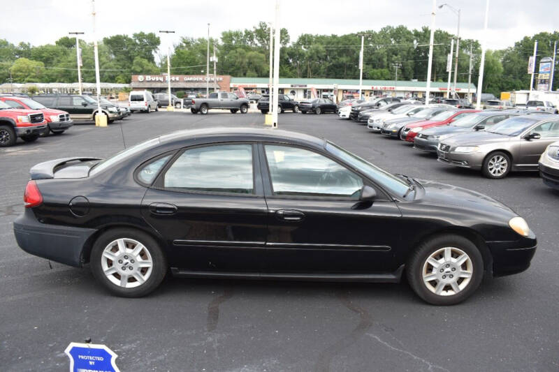 2006 Ford Taurus SE