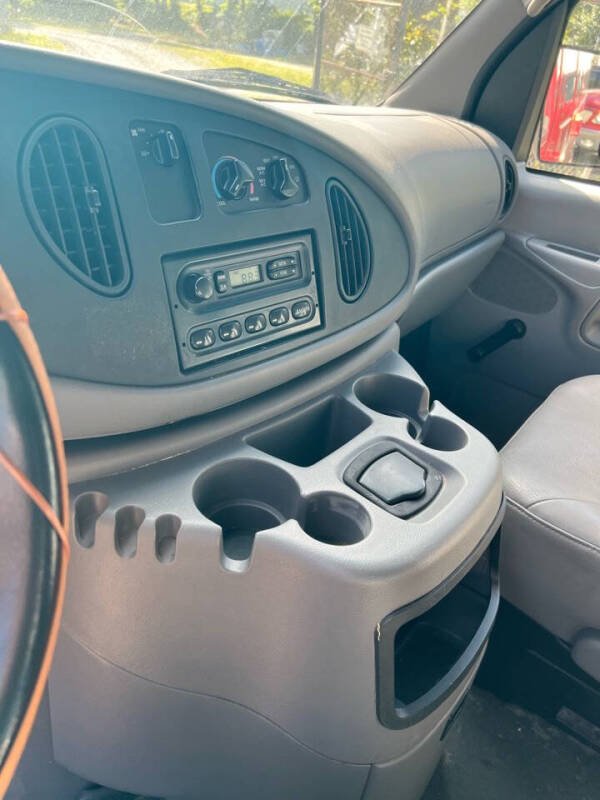 2002 Ford E-Series E-250