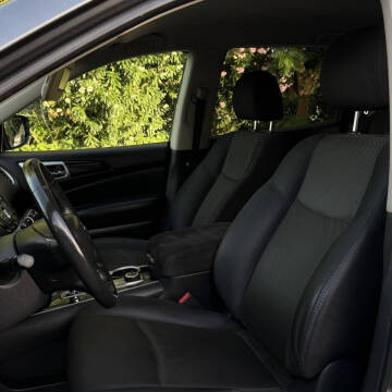 2018 Nissan Pathfinder SL
