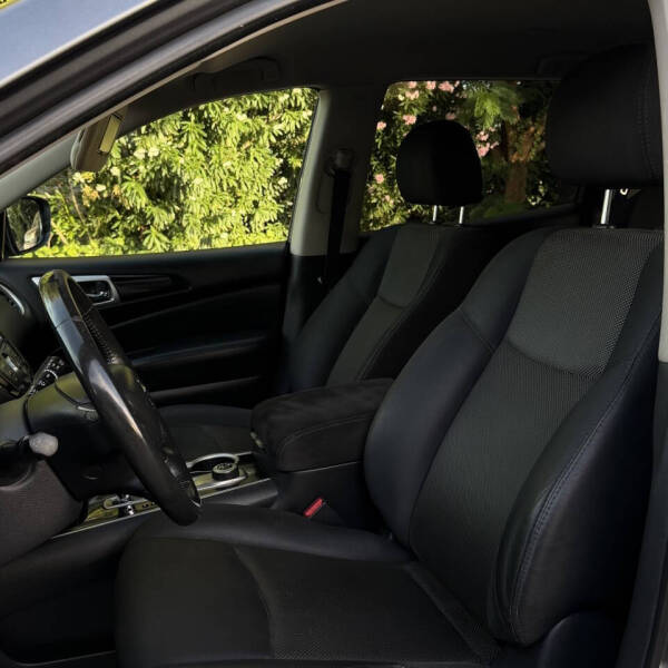 2018 Nissan Pathfinder SL
