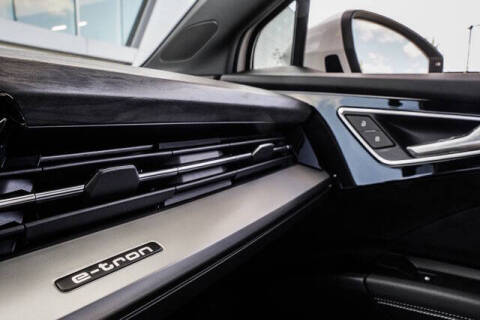 2024 Audi Q4 e-tron quattro Premium Plus 55