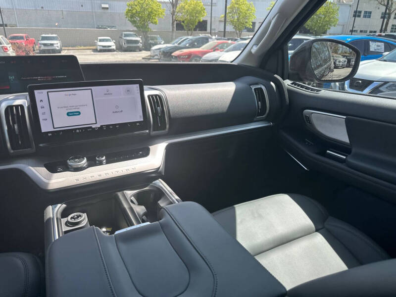2026 Ford Expedition Active