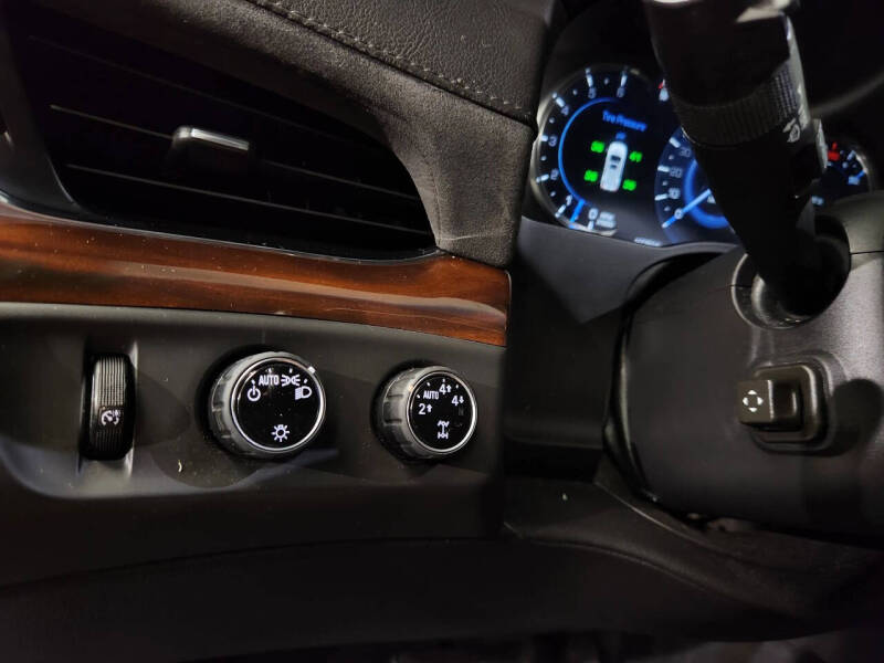 2016 Cadillac Escalade Standard