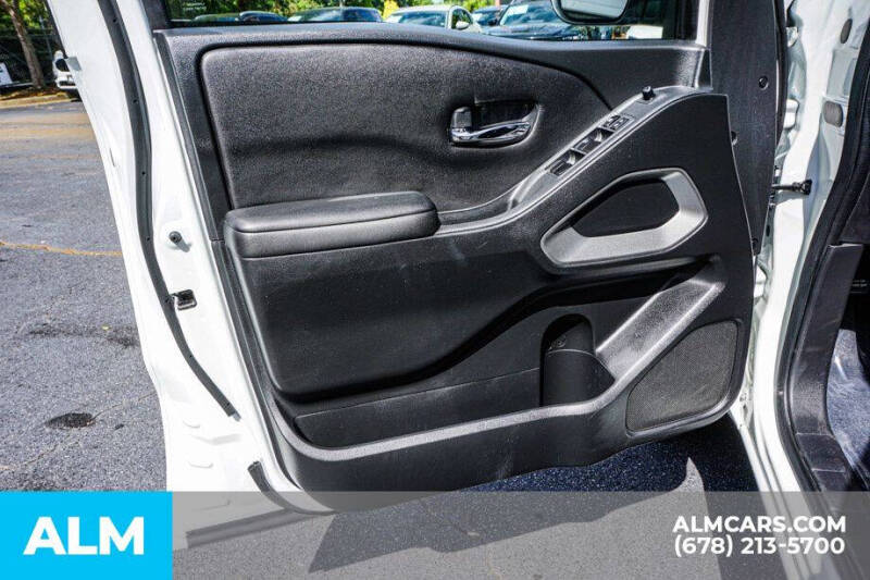 2023 Nissan Frontier SV