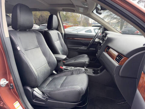 2014 Mitsubishi Outlander SE