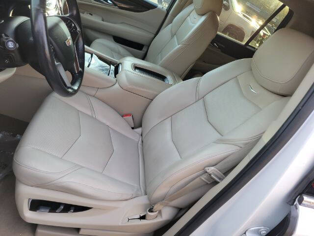 2018 Cadillac Escalade Luxury