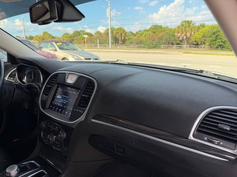 2019 Chrysler 300 Touring