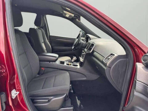 2019 Jeep Grand Cherokee Laredo