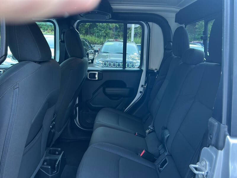 2023 Jeep Gladiator Sport