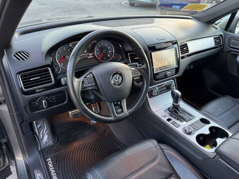 2014 Volkswagen Touareg V6 R-Line