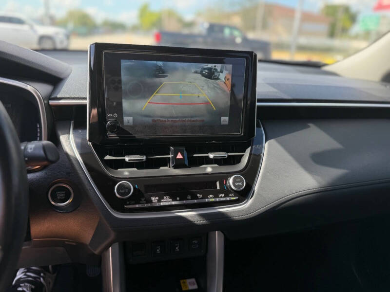 2023 Toyota Corolla Cross XLE