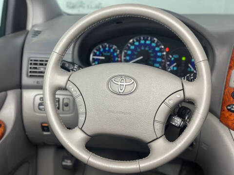 2010 Toyota Sienna XLE