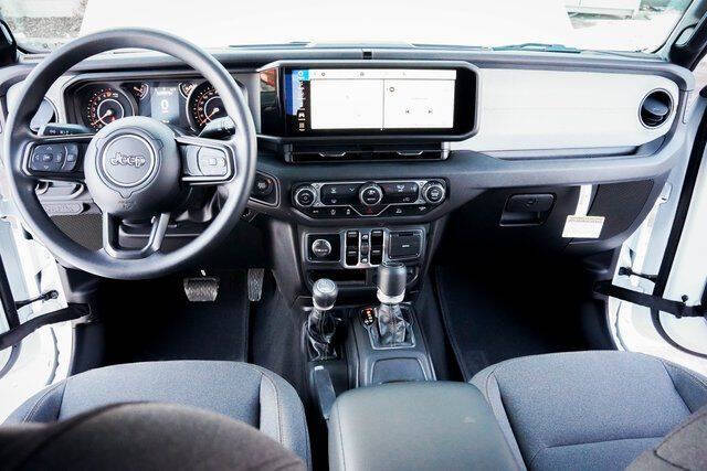 2025 Jeep Gladiator NightHawk