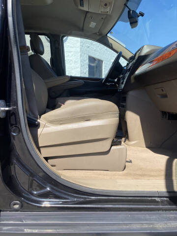 2016 Chrysler Town and Country Touring