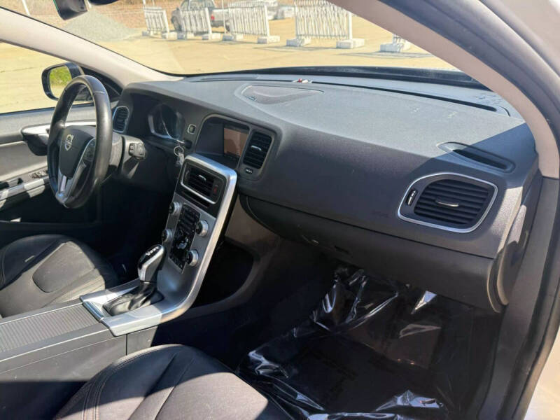 2018 Volvo V60 Cross Country T5 Platinum