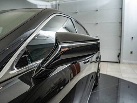 2025 Lexus ES 300h Luxury