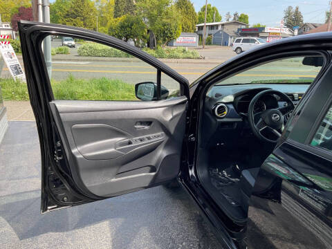 2023 Nissan Versa SV