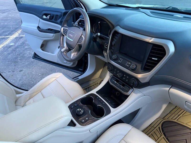 2020 GMC Acadia Denali