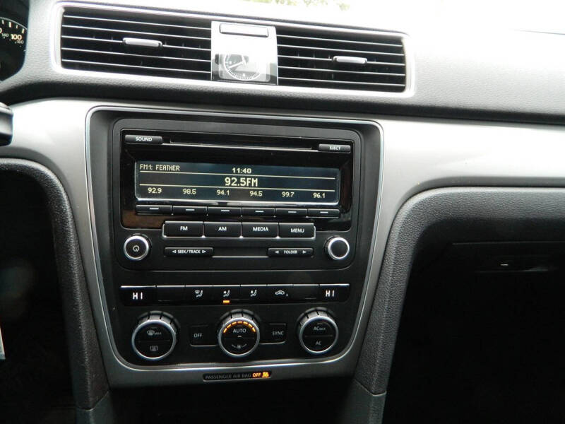 2012 Volkswagen Passat S PZEV