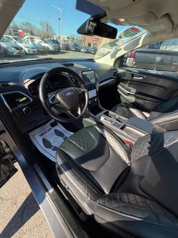 2023 Ford Edge Titanium