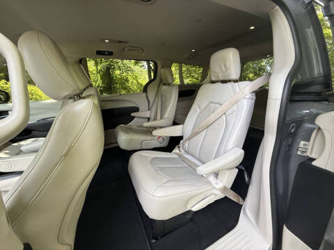 2021 Chrysler Pacifica Touring L