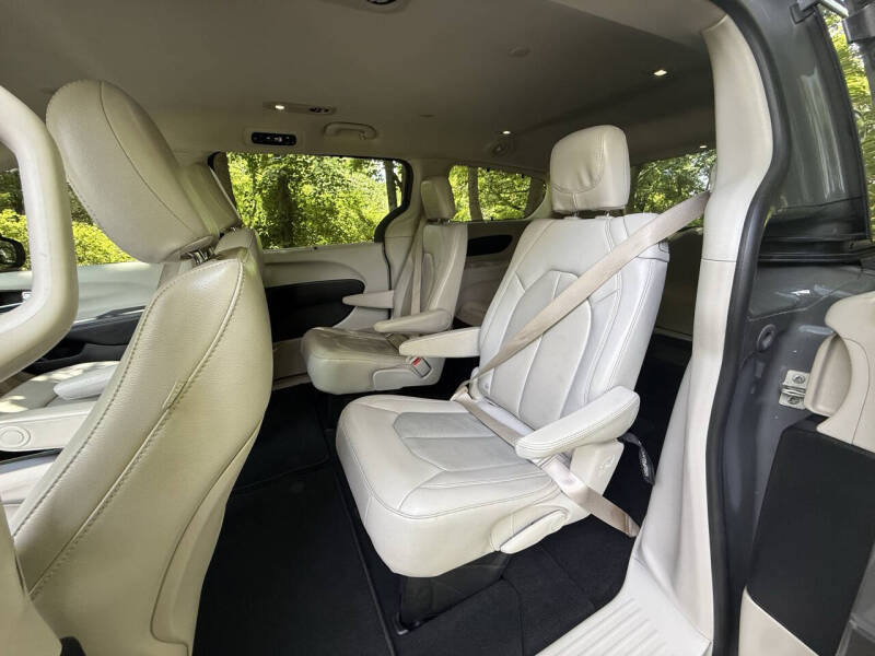 2021 Chrysler Pacifica Touring L