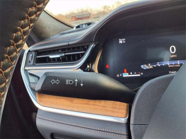 2022 Jeep Grand Cherokee Summit Reserve