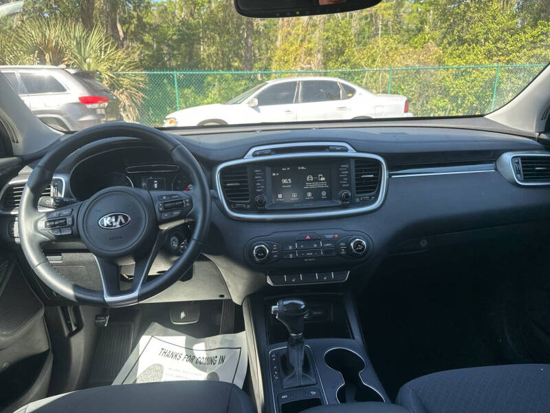 2017 Kia Sorento LX