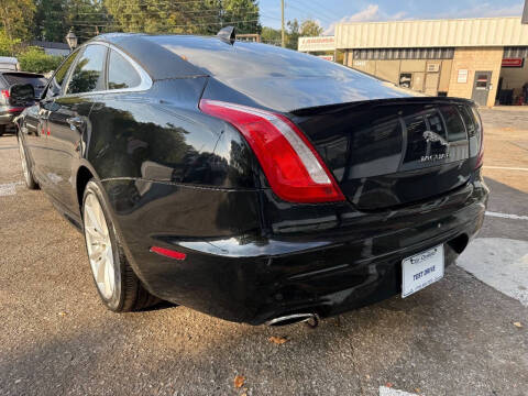 2016 Jaguar XJ R-Sport