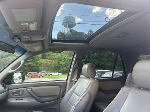 2005 Toyota Sequoia SR5