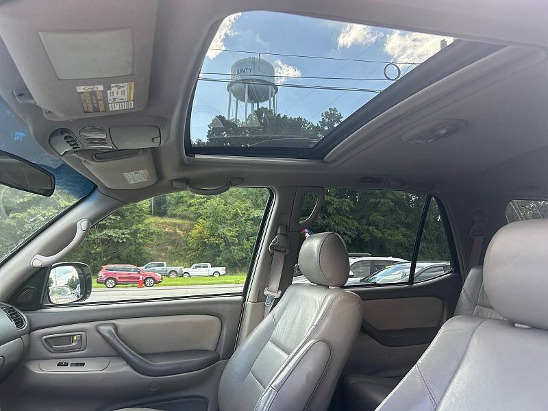 2005 Toyota Sequoia SR5