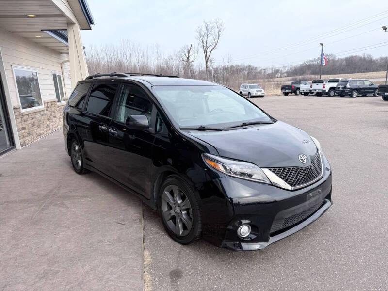 2015 Toyota Sienna SE 8-Passenger