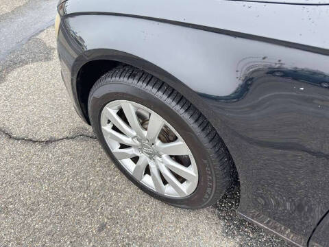 2010 Audi A4 2.0T quattro Premium Plus