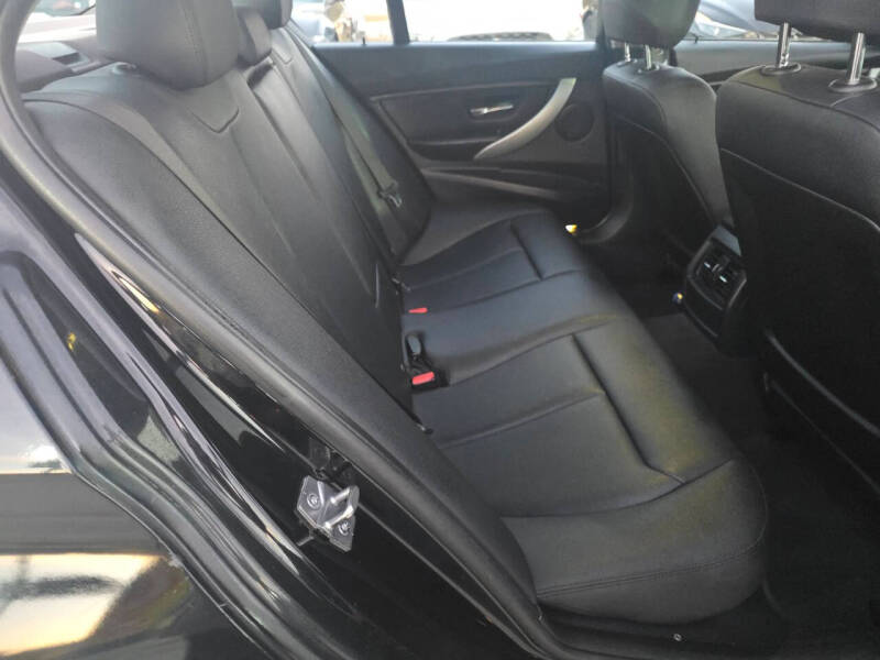 2013 BMW 3 Series 320i