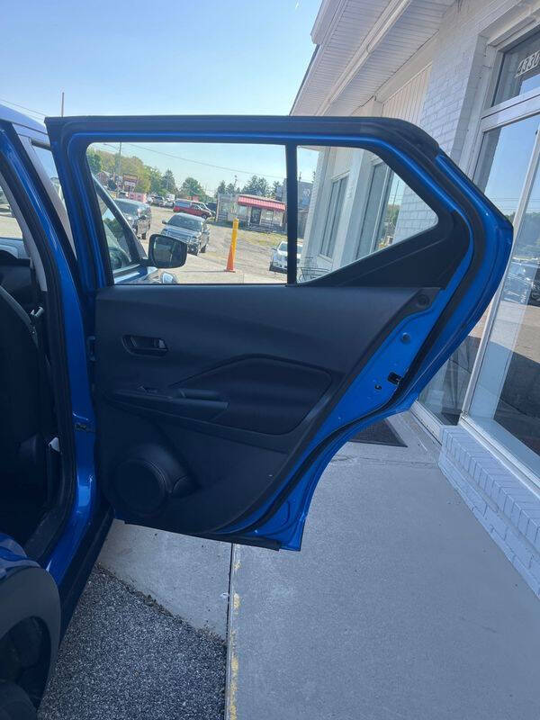 2023 Nissan Kicks S