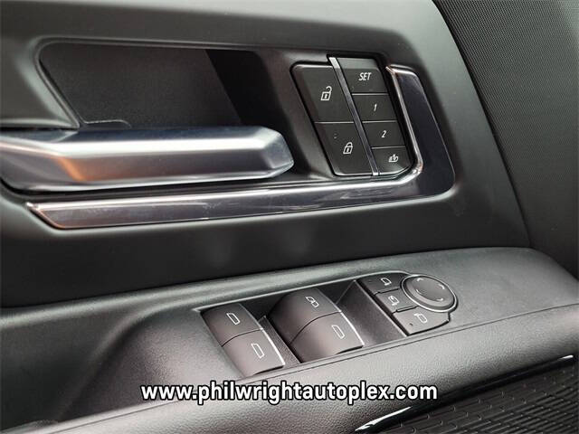 2025 Chevrolet Silverado EV LT