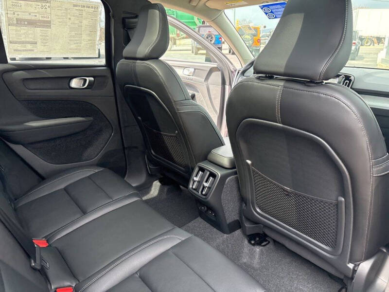 2026 Volvo XC40 B5 Plus