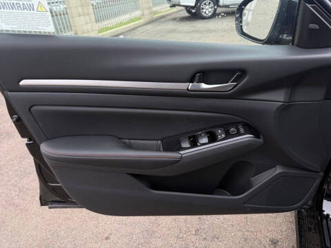 2025 Nissan Altima 2.5 SR