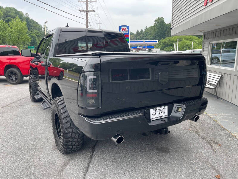 2016 RAM 1500 SLT