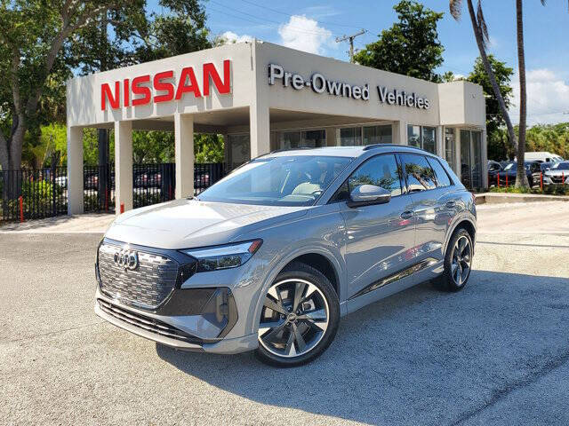 2025 Audi Q4 e-tron quattro Premium 55