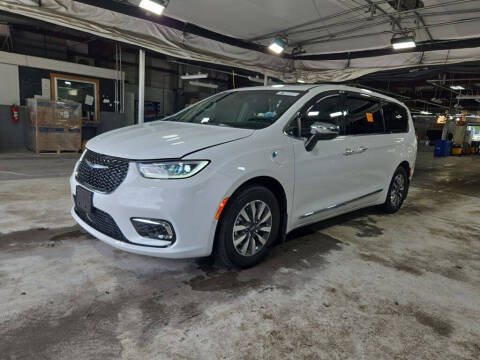 2023 Chrysler Pacifica Plug-In Hybrid Limited