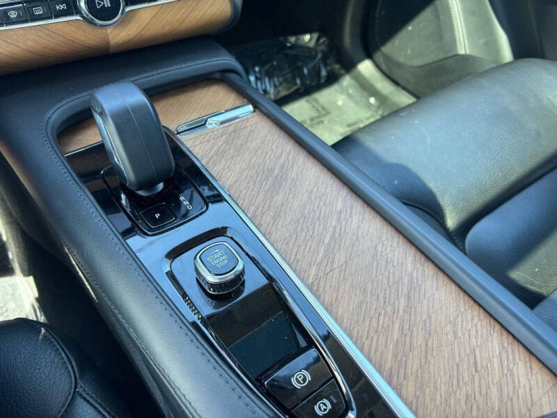 2023 Volvo XC90 B6 Plus Bright Theme 6P