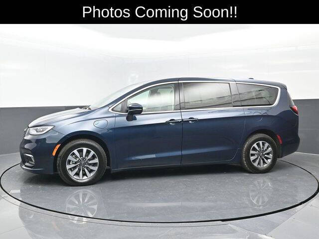 2022 Chrysler Pacifica Hybrid Touring L