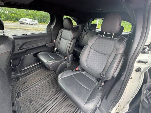 2022 Toyota Sienna XSE 7-Passenger