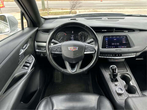 2020 Cadillac XT4 Premium Luxury