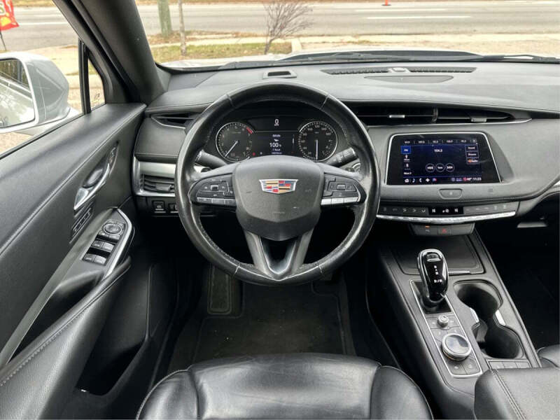 2020 Cadillac XT4 Premium Luxury